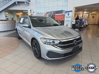 Used 2023 Volkswagen Jetta SE w/ Panoramic Sunroof Package