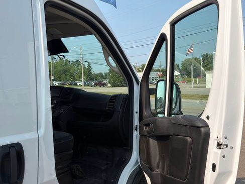 Used 2023 RAM ProMaster 2500 FWD image 17