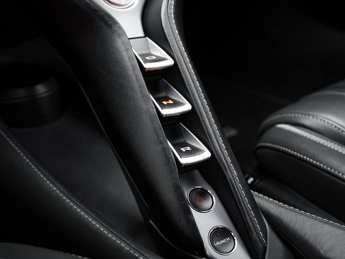 Used 2018 McLaren 720S Luxury RWD image 34