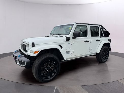 Used 2024 Jeep Wrangler Unlimited Sahara image 1