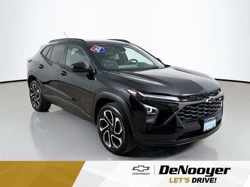 Used 2024 Chevrolet Trax RS w/ Driver Confidence Package image 1