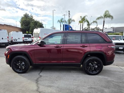 New 2025 Jeep Grand Cherokee Altitude RWD image 2