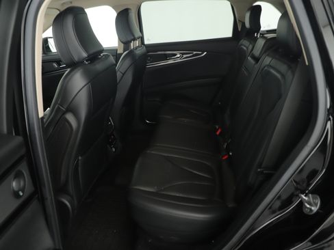 Certified 2023 Lincoln Nautilus Reserve w/ Equipment Group 201A image 17