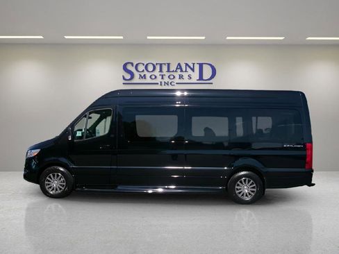 Used 2025 Mercedes-Benz Sprinter 2500 image 1