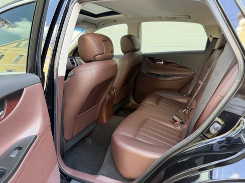 Used 2017 INFINITI QX50 AWD w/ Technology Package image 25