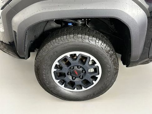 Used 2024 Toyota Tacoma TRD Off-Road image 27