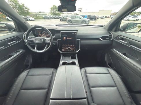 Used 2024 GMC Acadia Elevation AWD/4WD image 17