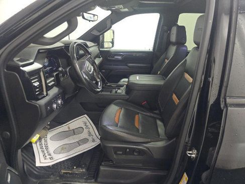 Used 2024 GMC Sierra 2500 AT4 w/ AT4 Premium Plus Package AWD/4WD image 9