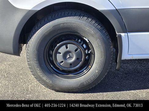 Used 2025 Mercedes-Benz Sprinter 2500 image 11