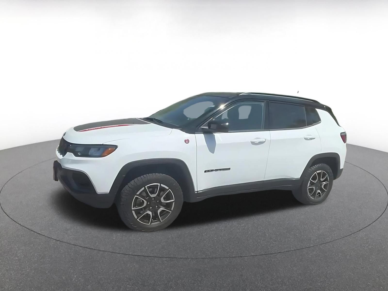 Used 2025 Jeep Compass Trailhawk AWD/4WD image 6