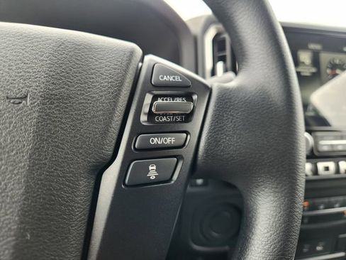 Used 2025 Nissan Frontier SV image 29