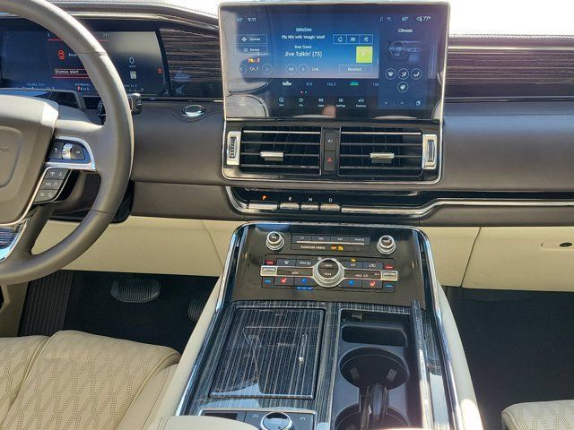 Used 2024 Lincoln Navigator Black Label AWD/4WD image 21