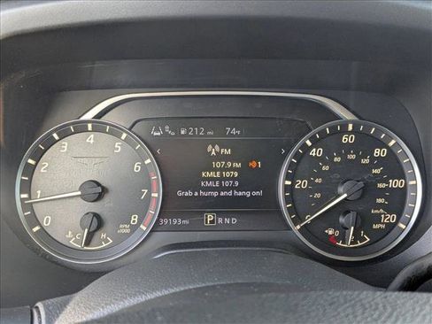 Used 2021 Nissan Titan SV w/ Accessory Utility Package image 10