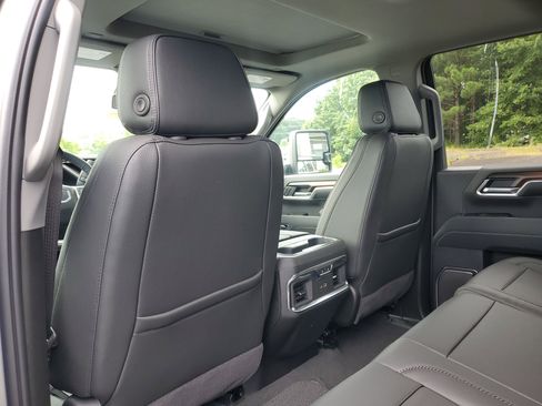 New 2025 GMC Sierra 2500 Denali image 9