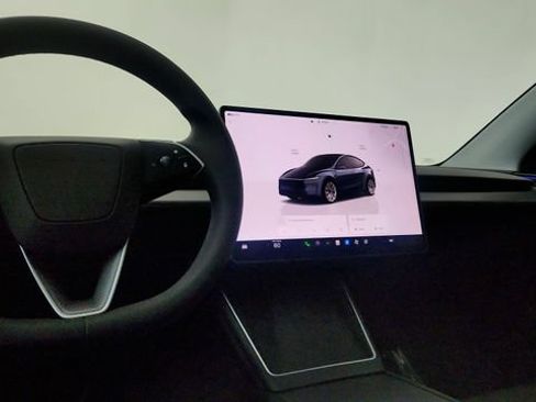 Used 2026 Tesla Model Y Long Range RWD image 81