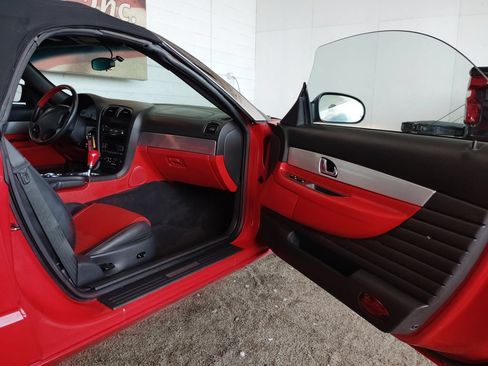 Used 2002 Ford Thunderbird RWD image 9