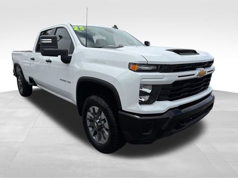Used 2025 Chevrolet Silverado 2500 Custom RWD image 1