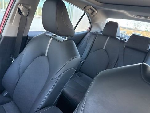 Used 2022 Toyota Camry XSE image 4