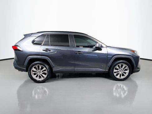 Used 2021 Toyota RAV4 XLE Premium FWD image 3