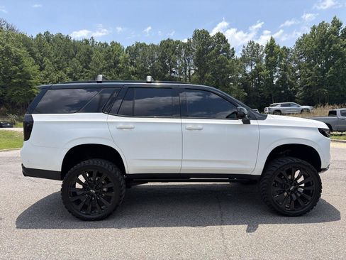 Used 2026 Chevrolet Tahoe Z71 w/ Comfort Package AWD/4WD image 5