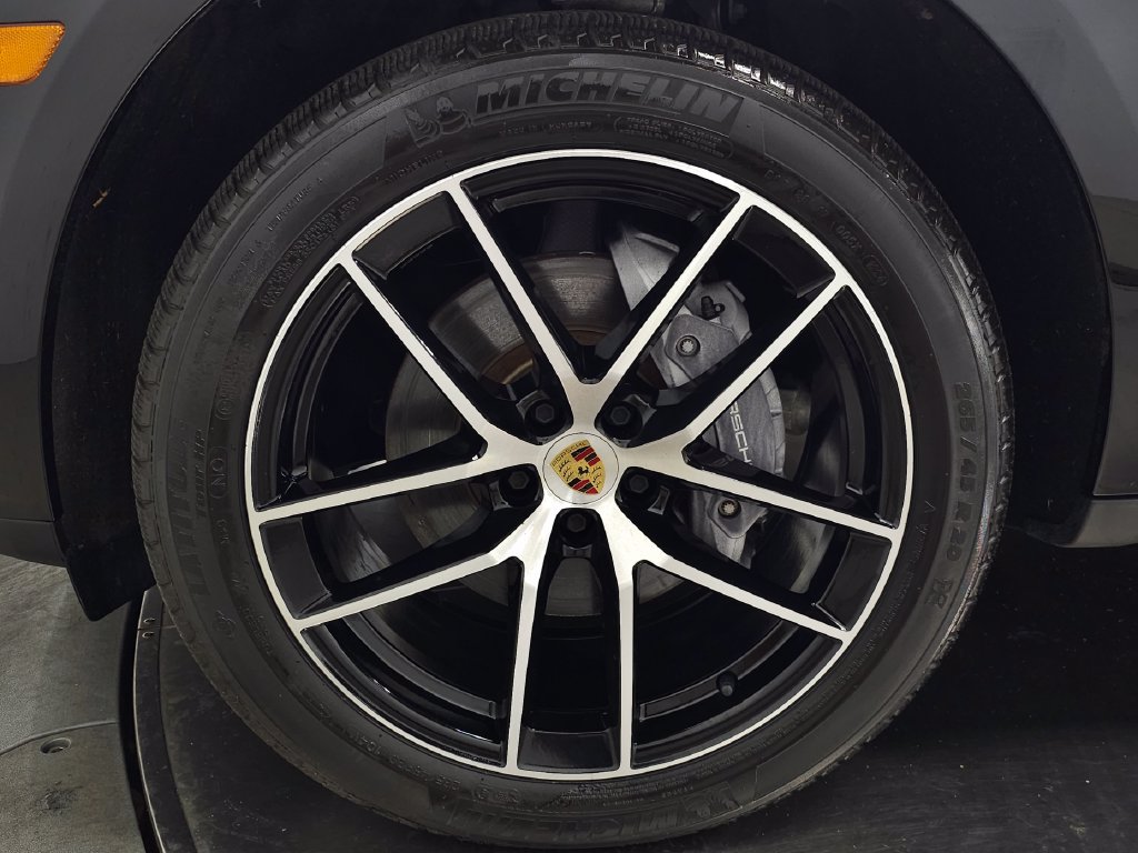 Used 2024 Porsche Macan AWD/4WD image 14