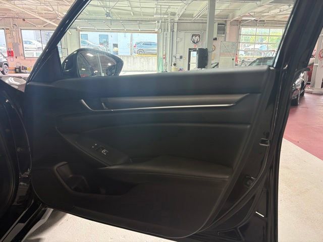 Used 2019 Honda Accord LX image 18