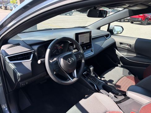 Used 2025 Toyota Corolla SE w/ Convenience Package FWD image 8