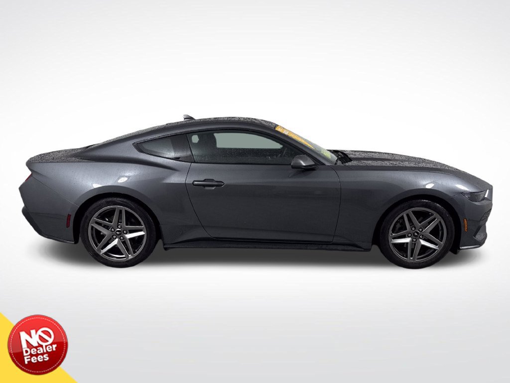 Used 2025 Ford Mustang Coupe RWD image 2