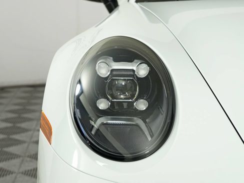 Certified 2024 Porsche 911 Carrera RWD image 11
