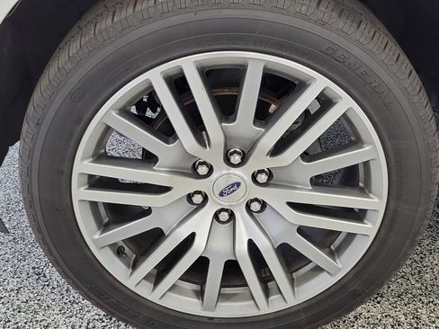 Certified 2023 Ford Expedition Max Platinum AWD/4WD image 5