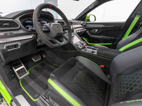Used 2024 Lamborghini Urus Performante AWD/4WD image 40