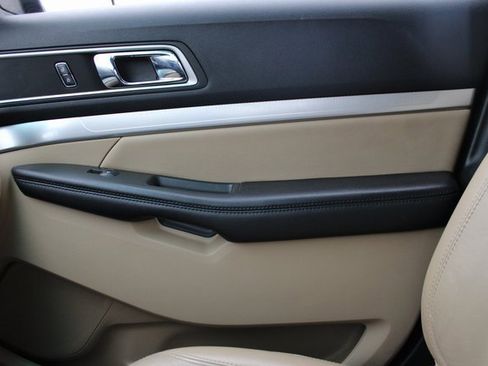 Used 2016 Ford Explorer XLT w/ Equipment Group 202A image 29