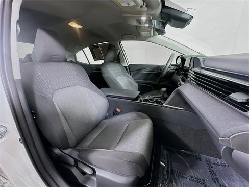 Used 2025 Toyota Camry LE image 12