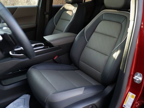 Used 2025 Chevrolet Equinox LT w/ Convenience Package II image 23