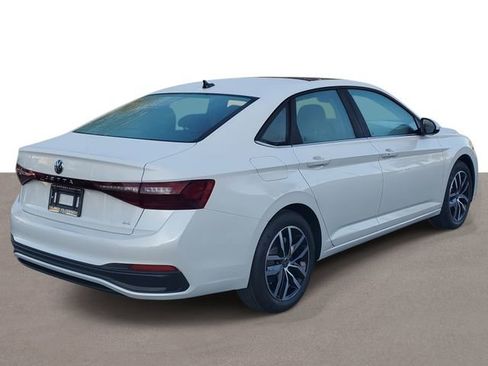 New 2026 Volkswagen Jetta SE FWD image 4