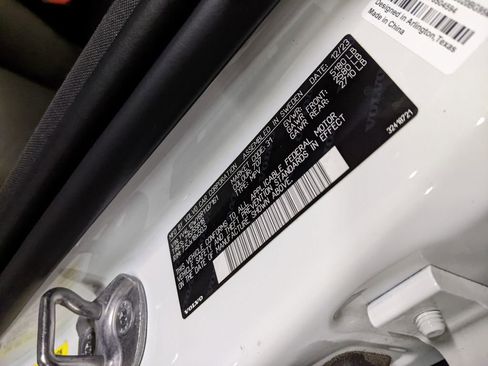 Certified 2024 Volvo V60 B5 Cross Country Plus image 30