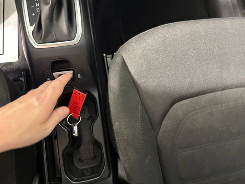 Used 2019 Jeep Renegade Latitude w/ Safety and Security Group FWD image 21