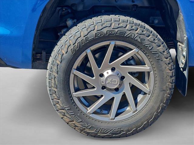 Used 2018 Toyota Tundra SR5 w/ TRD Off Road Package AWD/4WD image 28