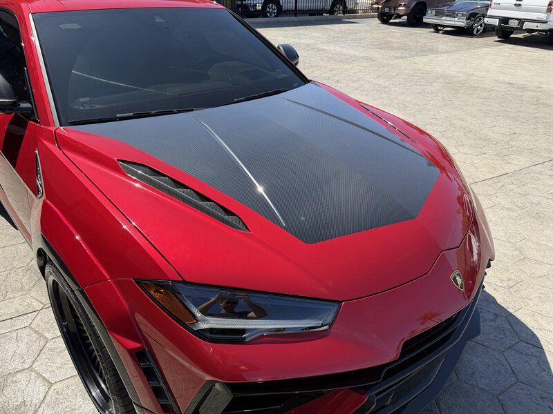 Used 2024 Lamborghini Urus Performante AWD/4WD image 5
