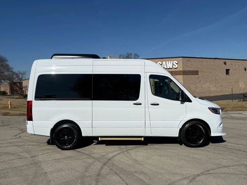 Used 2023 Mercedes-Benz Sprinter 2500 image 7
