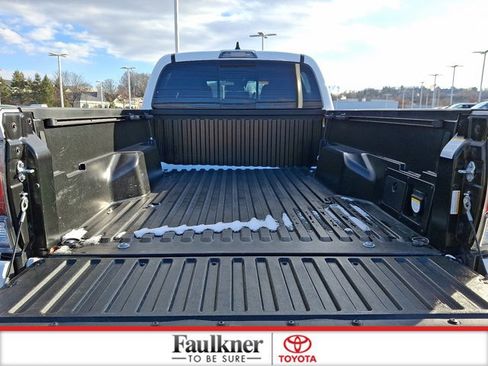 Certified 2023 Toyota Tacoma TRD Off-Road image 28