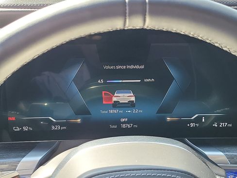 Used 2023 BMW i7 xDrive60 w/ Executive Package 2 AWD/4WD image 27
