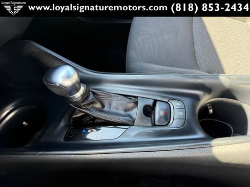 Used 2018 Toyota C-HR XLE FWD image 24