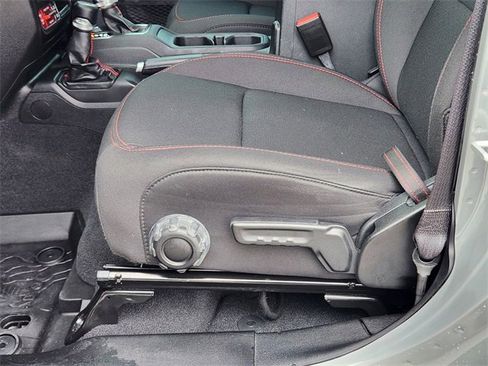 Used 2021 Jeep Wrangler Unlimited Rubicon image 24