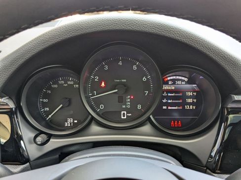 Used 2025 Porsche Macan image 16