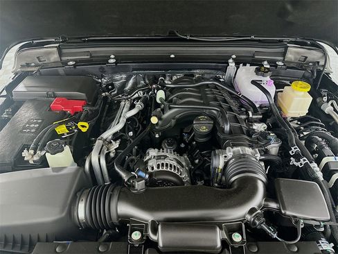 New 2025 Jeep Gladiator Rubicon image 18