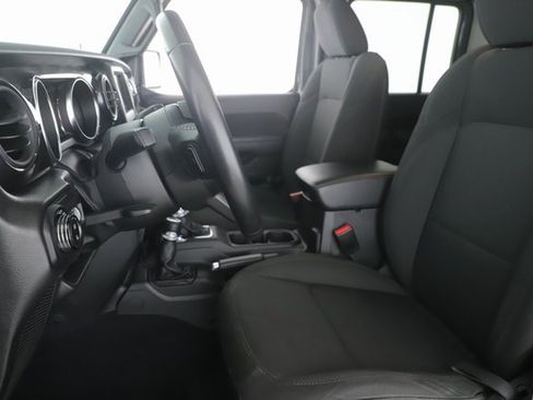 Used 2022 Jeep Gladiator Sport image 16