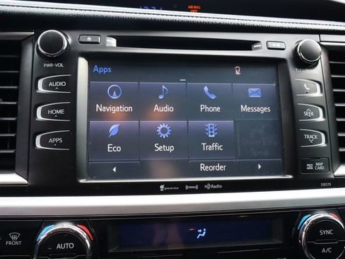 Used 2017 Toyota Highlander XLE image 39