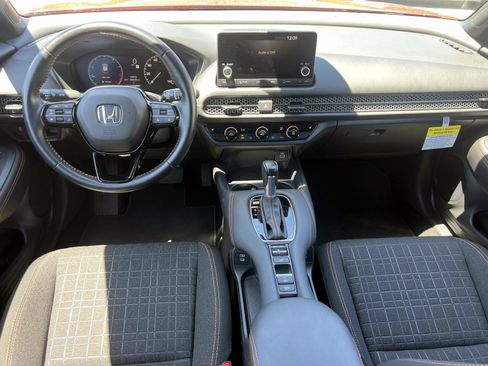 Used 2025 Honda HR-V Sport image 10