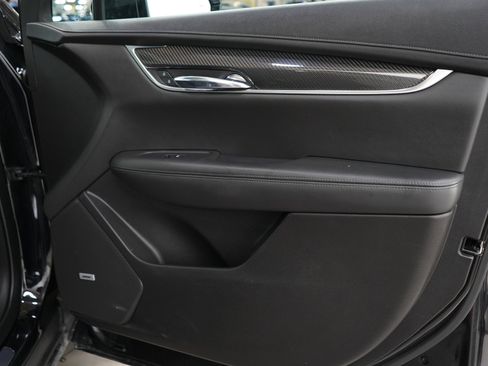 Used 2021 Cadillac XT6 Sport AWD/4WD image 11